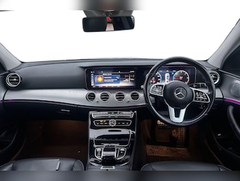 Used Mercedes-Benz E Class 2018 for sale - 77459016: Photo
