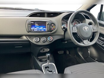 Used Toyota Yaris 2019 for sale - 76863411: Photo