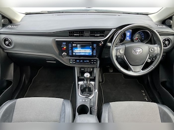 Used Toyota Auris 2017 for sale - 77527525: Photo