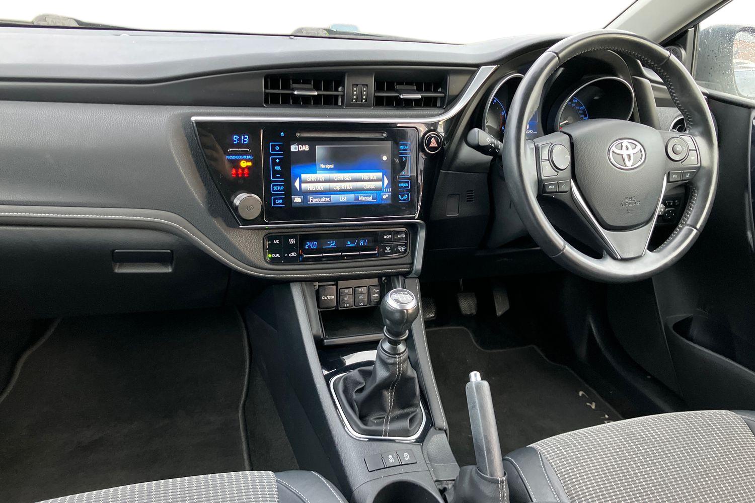 Used Toyota Auris 2017 for sale - 77527525: Photo 4