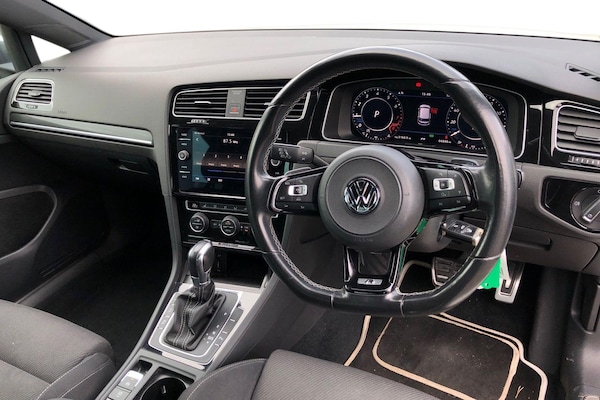 Used Volkswagen Golf 2017 for sale - 76182086: Photo 3
