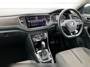 Used Volkswagen T-Roc 2019 for sale - 77515027: Photo