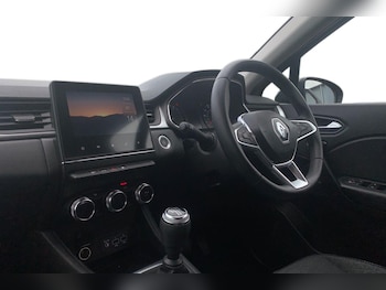 Used Renault Captur 2022 for sale - 75168860: Photo