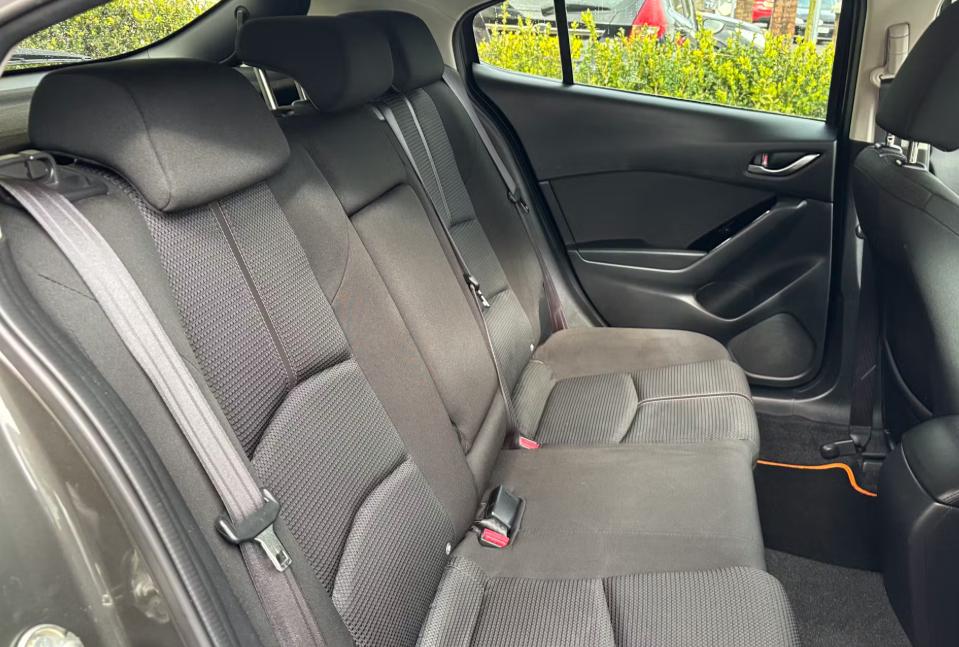 Used Mazda Mazda3 2017 for sale - 78189897: Photo 4