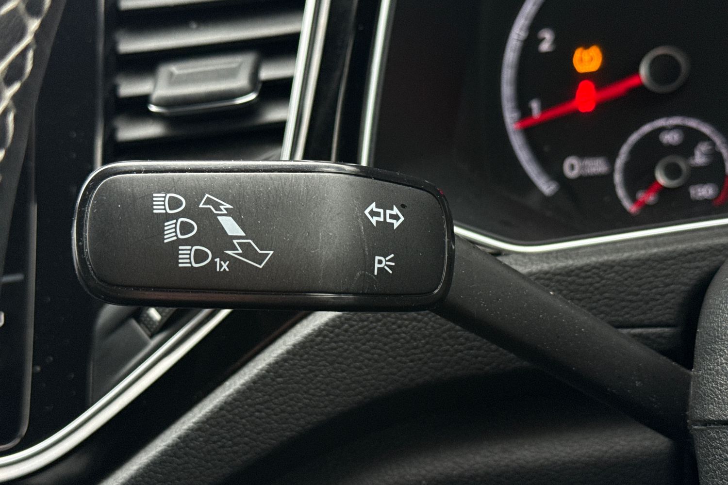 Used Volkswagen T-Roc 2021 for sale - 77535424: Photo 10