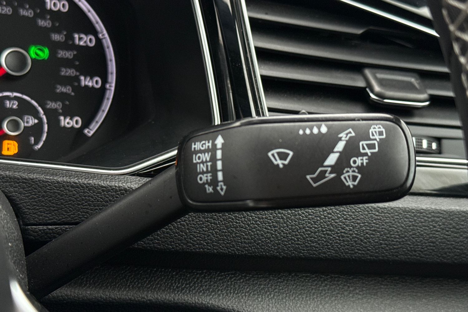 Used Volkswagen T-Roc 2021 for sale - 77535424: Photo 11