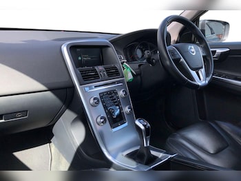Used Volvo XC60 2017 for sale - 75879296: Photo