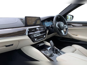 Used BMW 5 Series 2018 for sale - 79551701: Photo