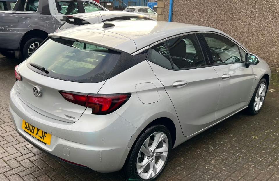Used Vauxhall Astra 2018 for sale - 76896261: Photo 2