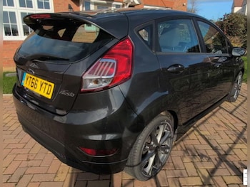 Used Ford Fiesta 2016 for sale - 76922888: Photo