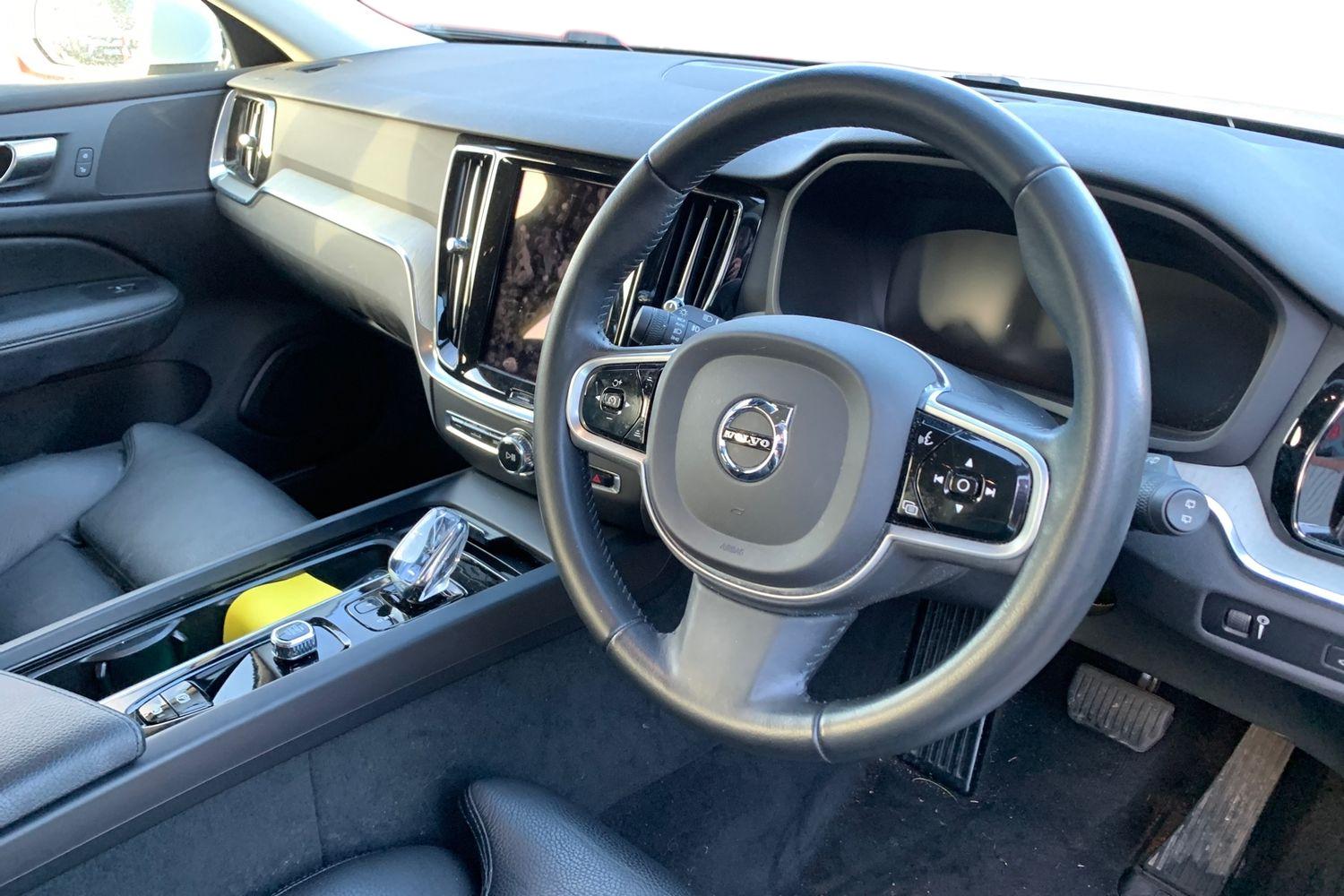 Used Volvo V60 2021 for sale - 76789697: Photo 3