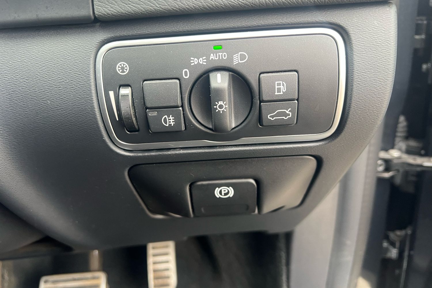 Used Volvo V60 2018 for sale - 77361932: Photo 10