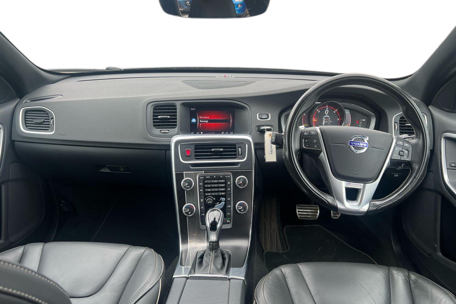 Used Volvo V60 2018 for sale - 77361932: Photo 3