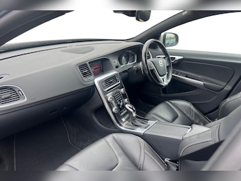 Used Volvo V60 2018 for sale - 77361932: Photo