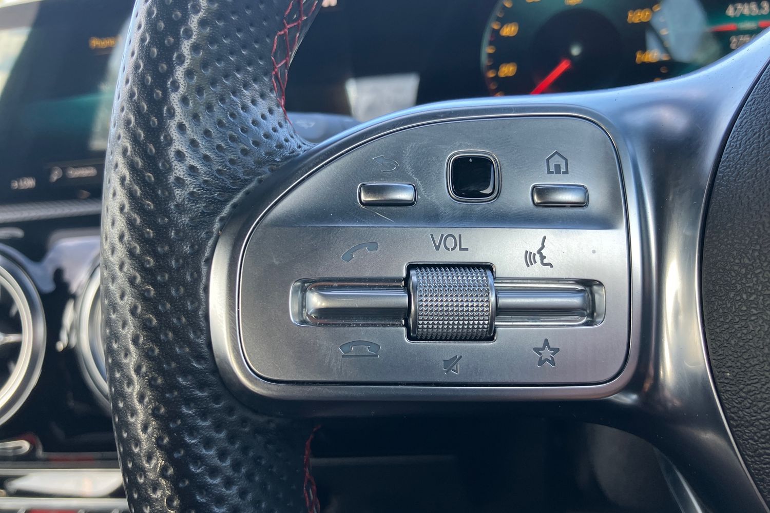 Used Mercedes-Benz A-Class 2018 for sale - 76774565: Photo 11