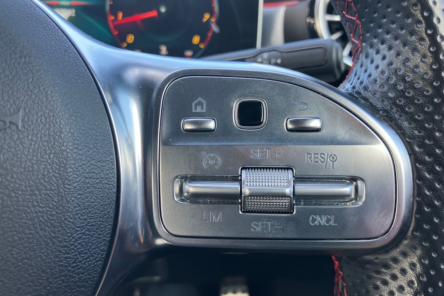 Used Mercedes-Benz A-Class 2018 for sale - 76774565: Photo 12