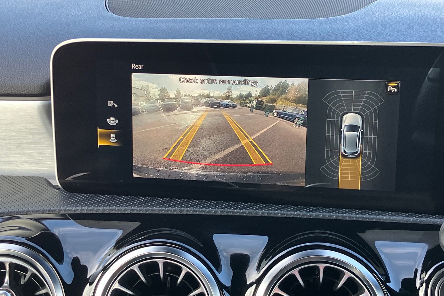 Used Mercedes-Benz A-Class 2018 for sale - 76774565: Photo 8