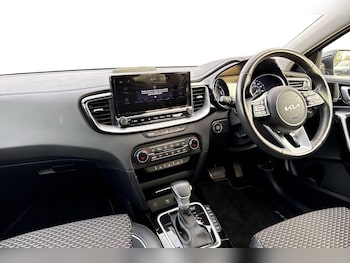 Used Kia XCeed 2023 for sale - 76304924: Photo