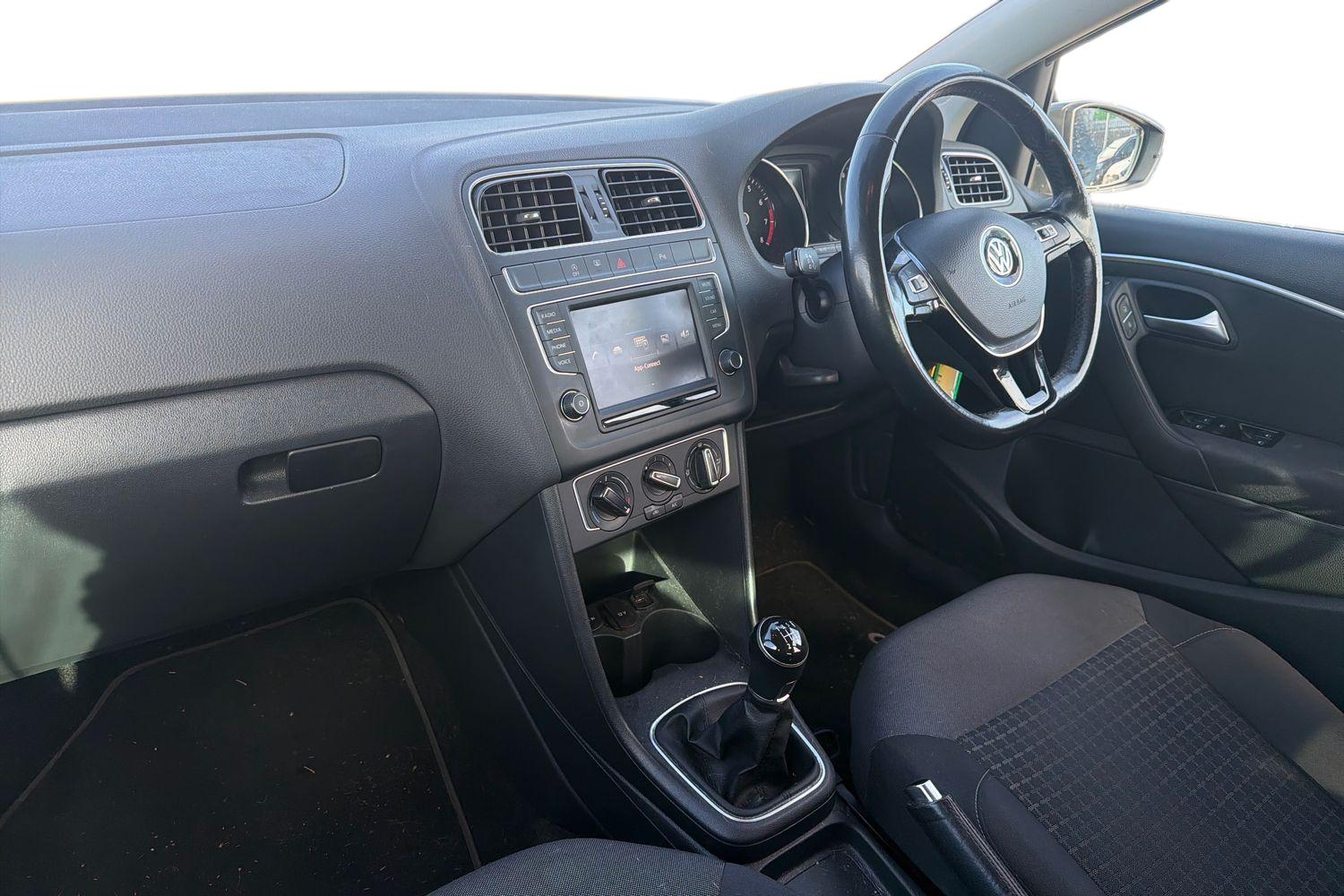 Used Volkswagen Polo 2017 for sale - 77849328: Photo 4