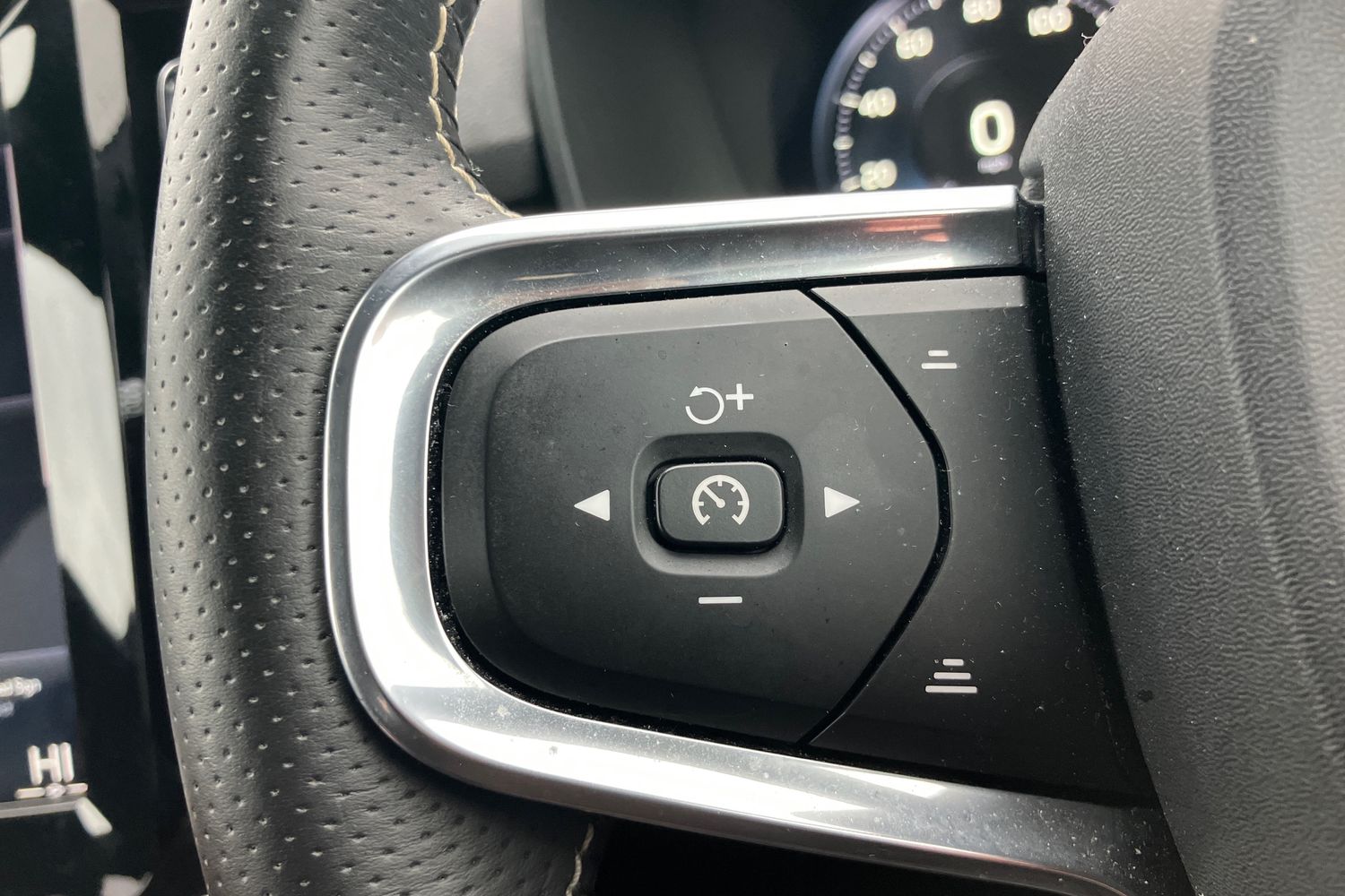 Used Volvo XC40 2018 for sale - 77638598: Photo 17