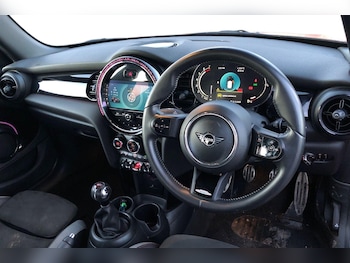 Used MINI Hatch 2021 for sale - 76916475: Photo