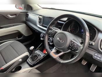 Used Kia Stonic 2018 for sale - 78373271: Photo