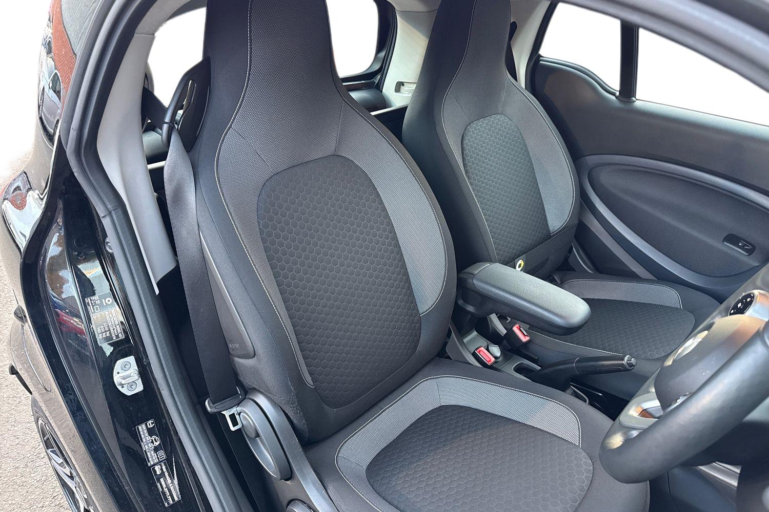 Used smart fortwo 2021 for sale - 76401720: Photo 15