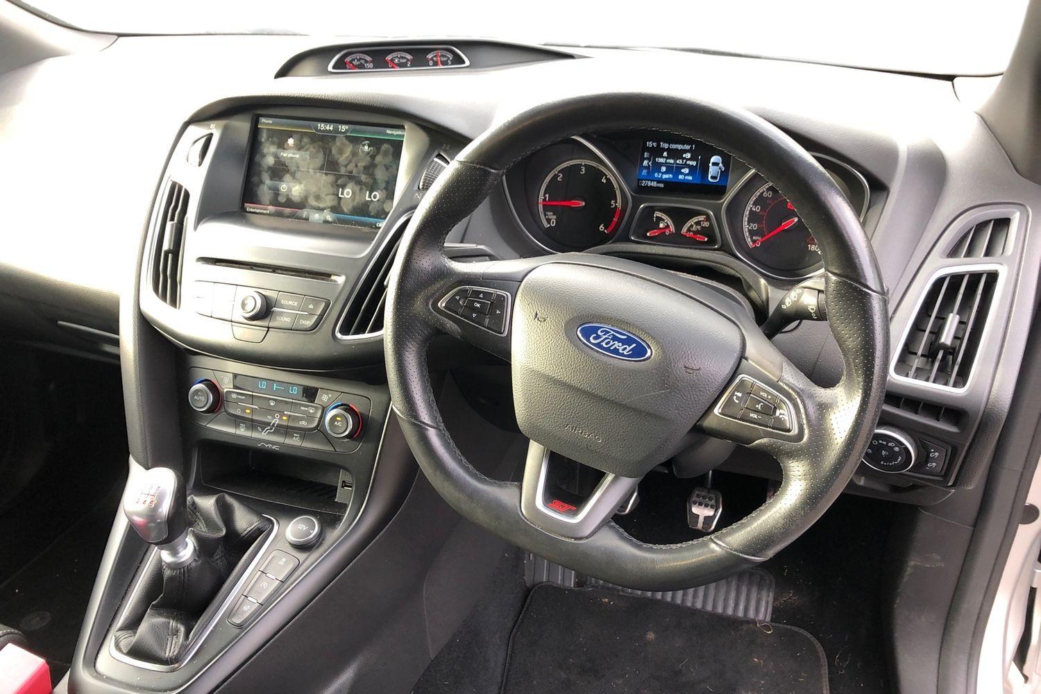 Used Ford Focus 2015 for sale - 76346475: Photo 3