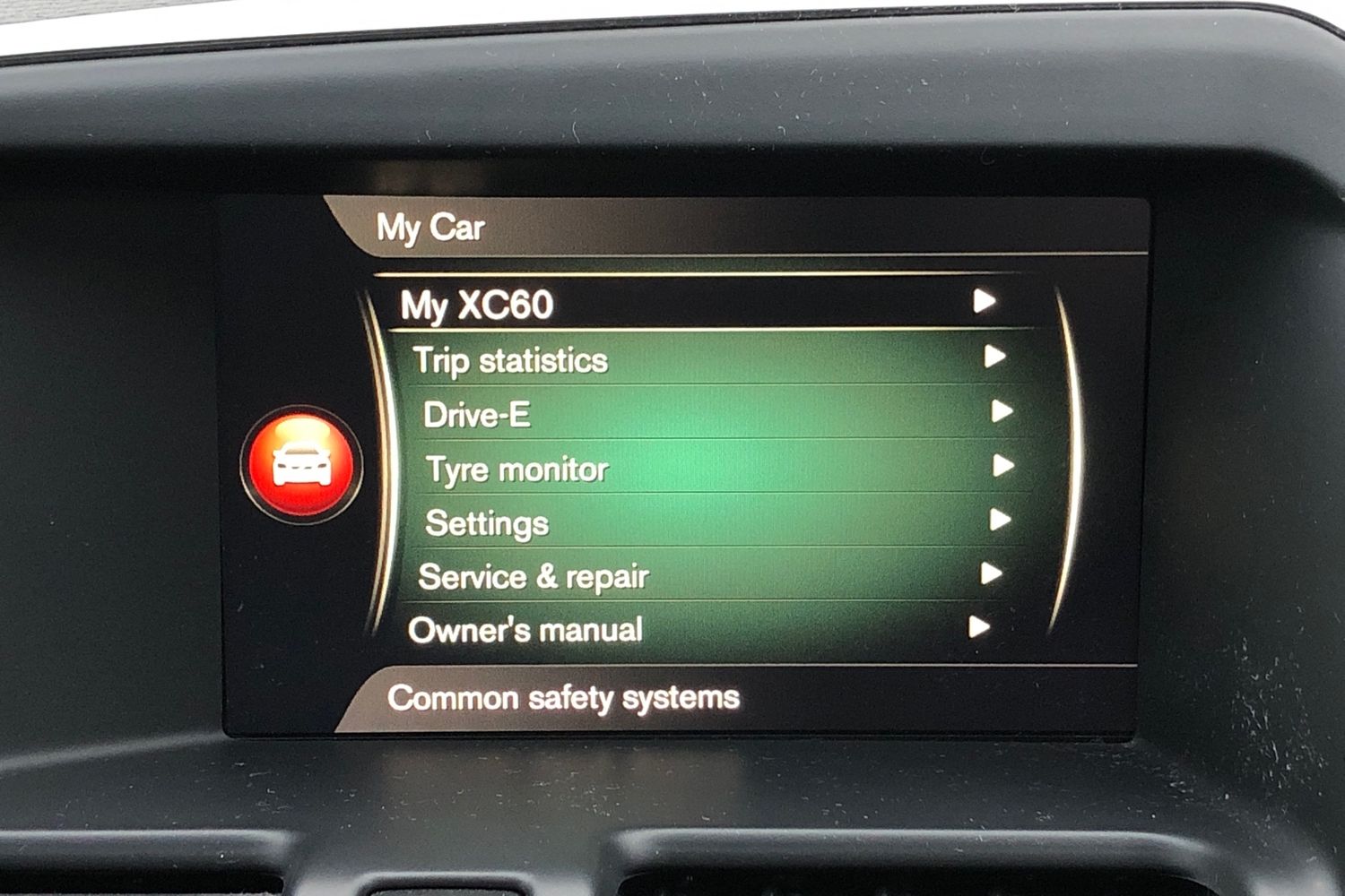 Used Volvo XC60 2017 for sale - 76662146: Photo 9