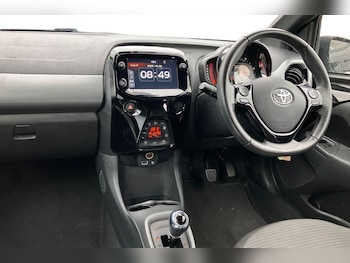 Used Toyota AYGO 2021 for sale - 76442628: Photo