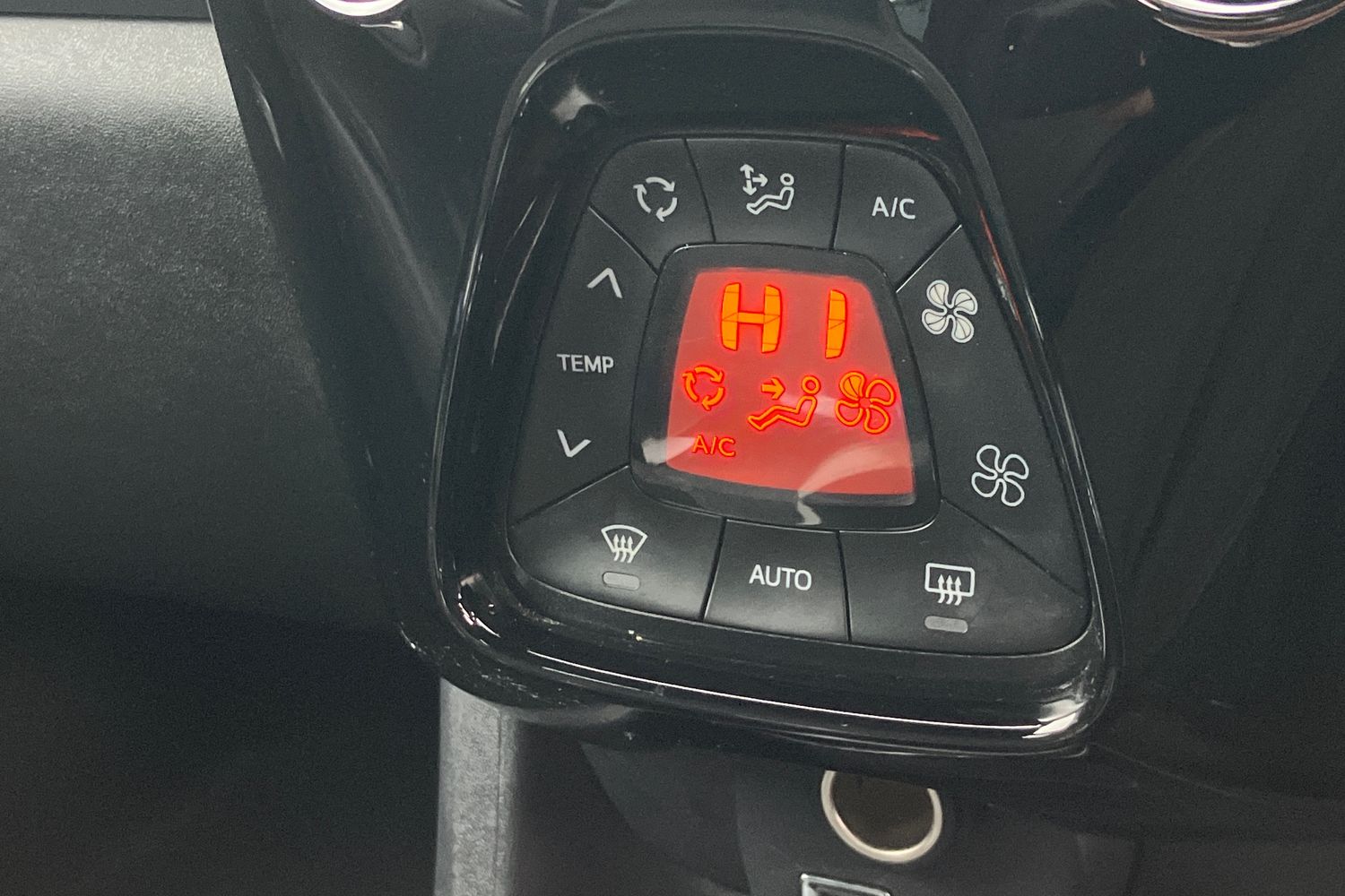 Used Toyota AYGO 2021 for sale - 76442628: Photo 9