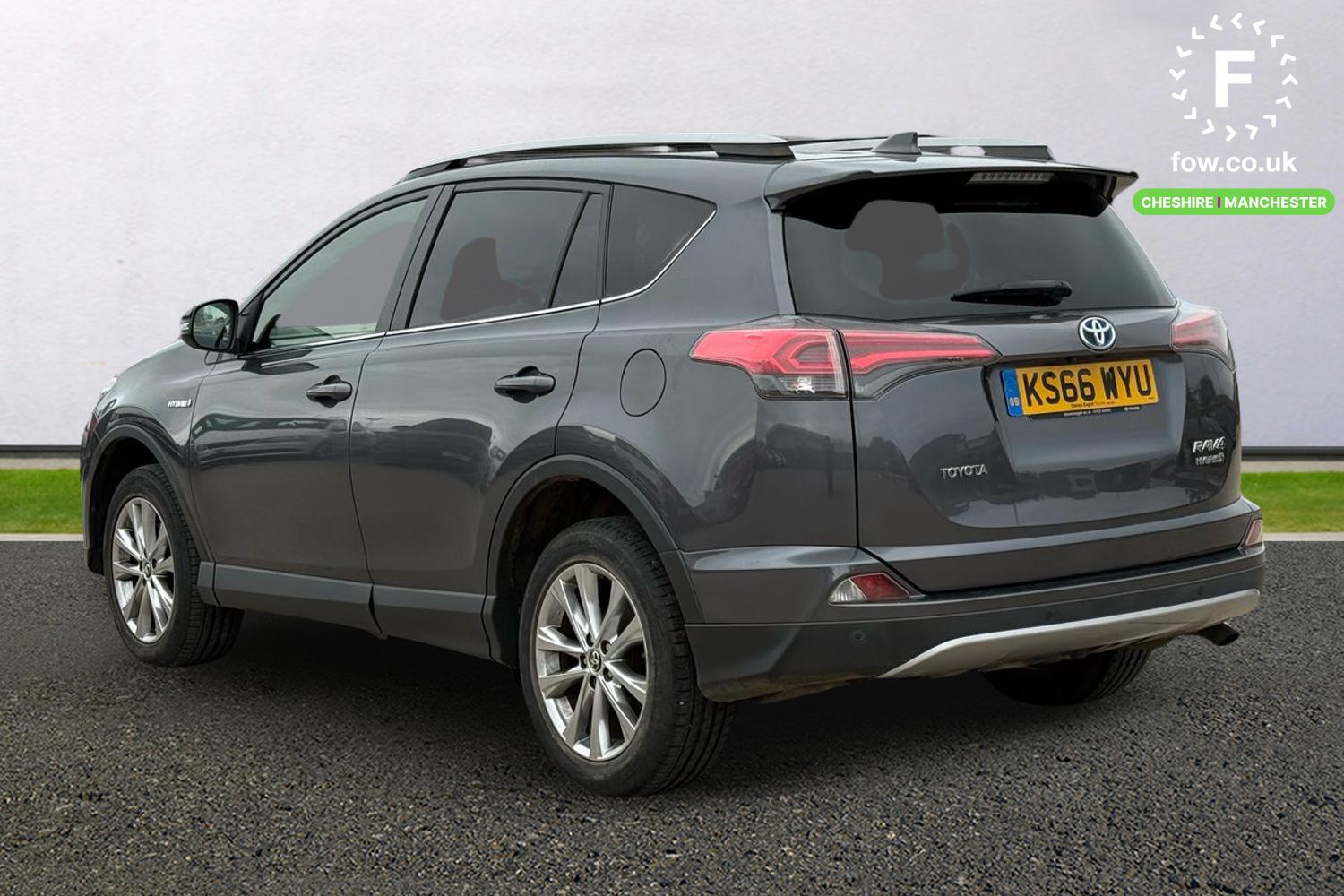 Used Toyota RAV4 2017 for sale - 76346388: Photo 2