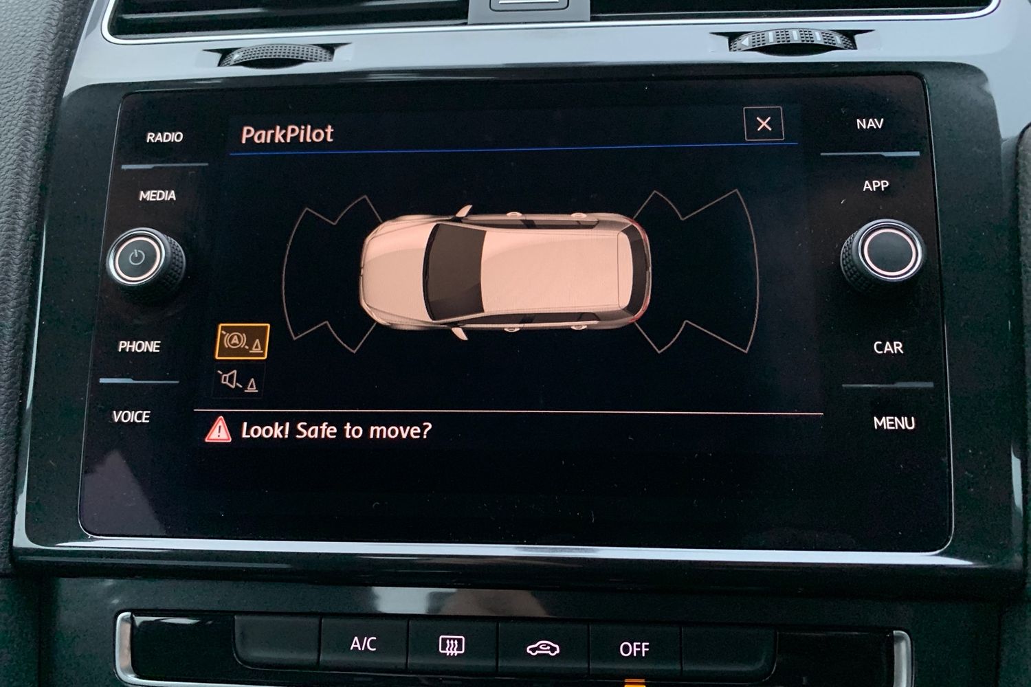 Used Volkswagen Golf 2017 for sale - 76604157: Photo 10