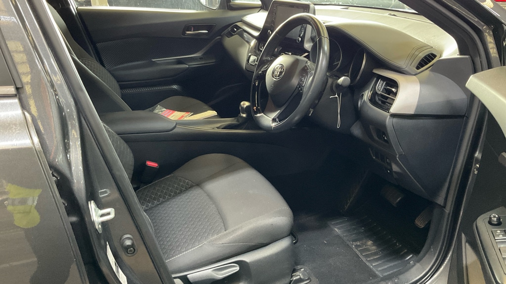 Used Toyota C-HR 2021 for sale - 76576341: Photo 3