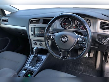 Used Volkswagen Golf 2016 for sale - 76065205: Photo 3