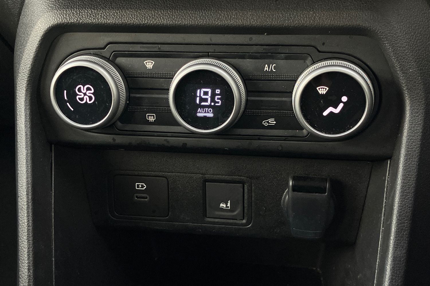 Used Dacia Jogger 2024 for sale - 76406067: Photo 11