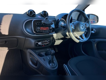 Used smart fortwo 2018 for sale - 76558034: Photo