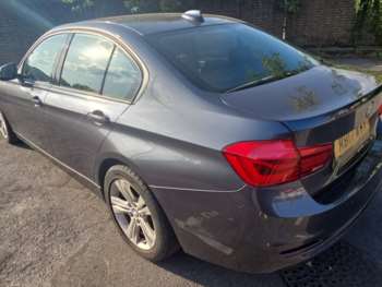 2017 - 318i Sport 4dr