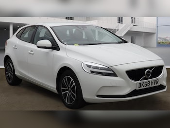 2018 - T2 [122] Momentum 5dr