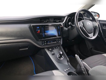 Used Toyota Auris 2017 for sale - 76374777: Photo