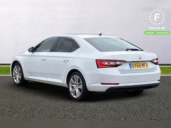 Used Skoda Superb 2018 for sale - 76133664: Photo 2