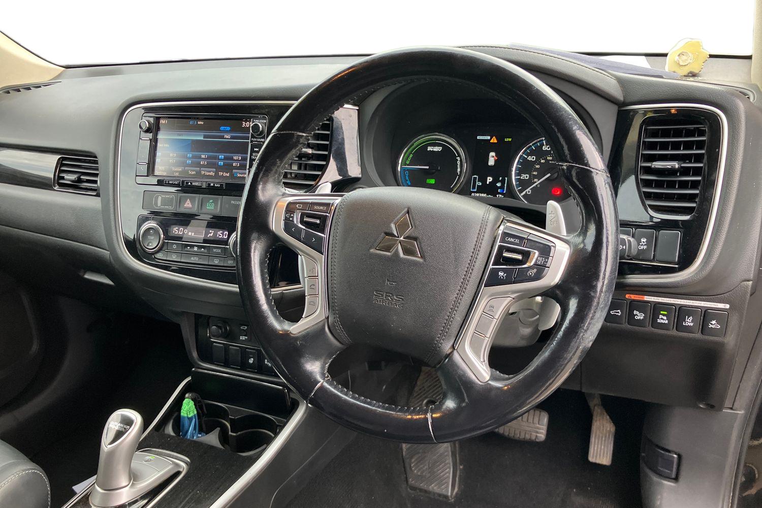 Used Mitsubishi Outlander 2017 for sale - 76143781: Photo 3