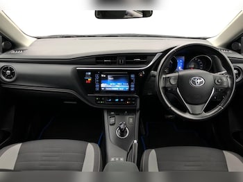 Used Toyota Auris 2017 for sale - 76746356: Photo