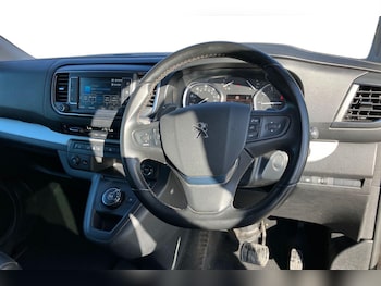 Used Peugeot Traveller 2018 for sale - 75667402: Photo