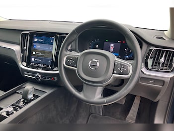 Used Volvo V60 2022 for sale - 76218562: Photo 3