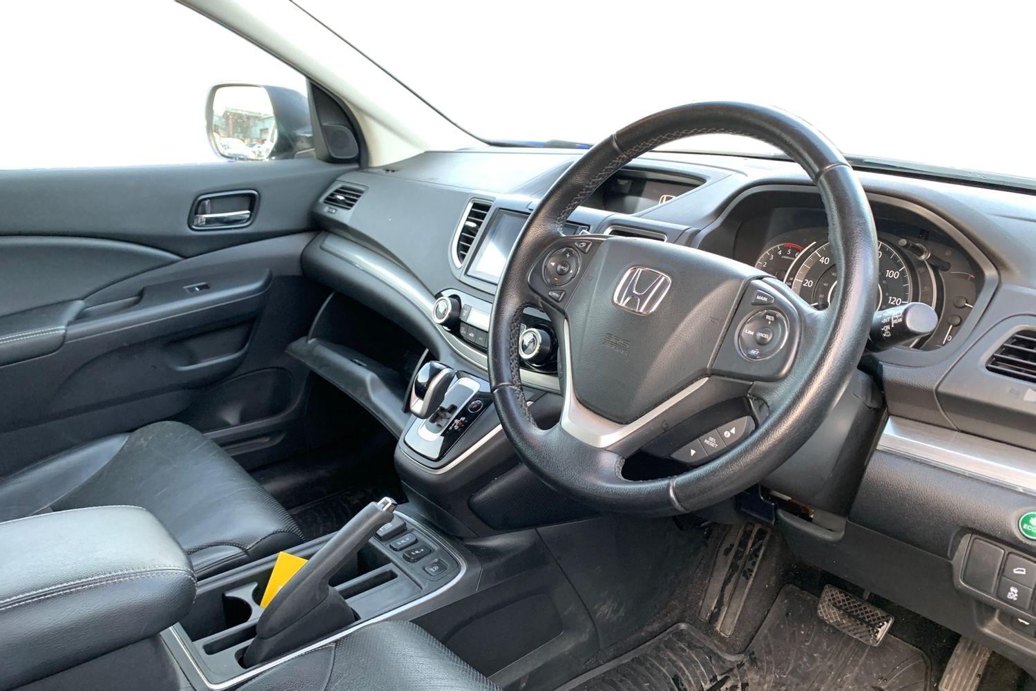 Used Honda CR-V 2017 for sale - 76844624: Photo 3