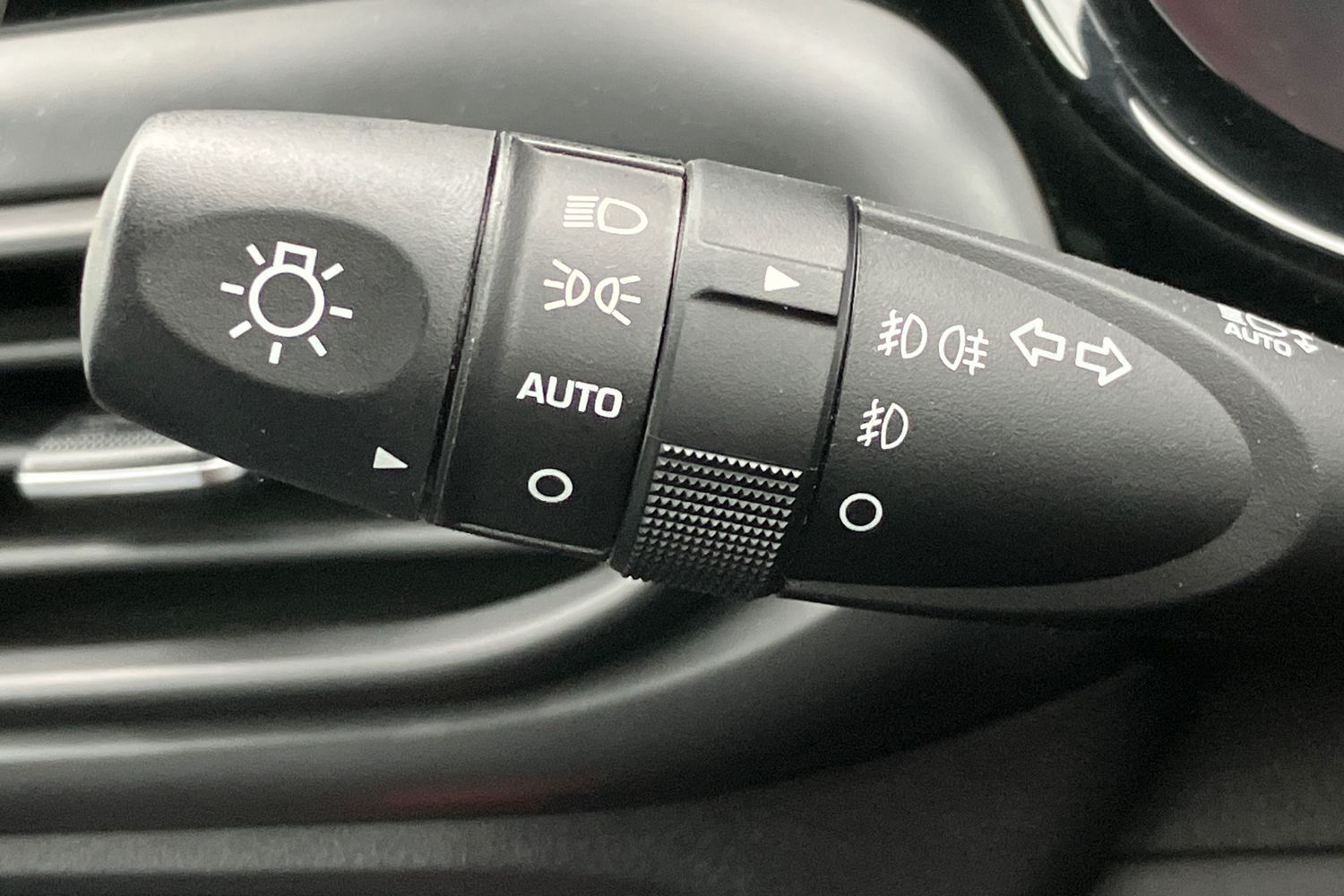 Used Hyundai i10 2023 for sale - 76115133: Photo 13