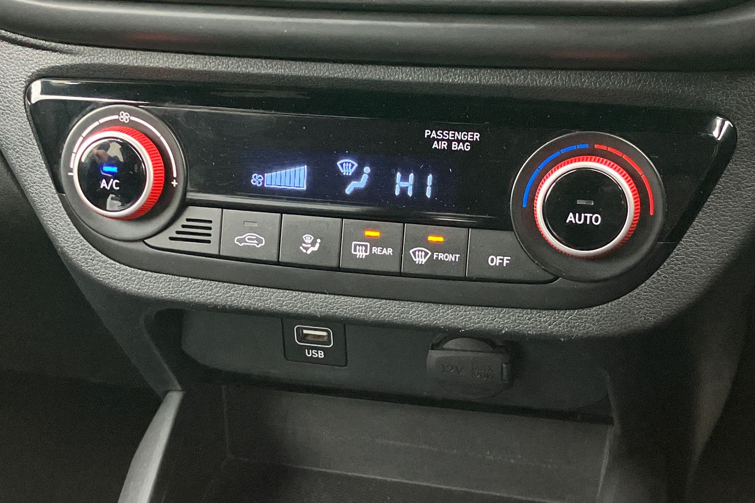 Used Hyundai i10 2023 for sale - 76115133: Photo 9