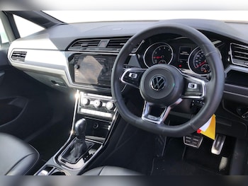 Used Volkswagen Touran 2021 for sale - 78107558: Photo