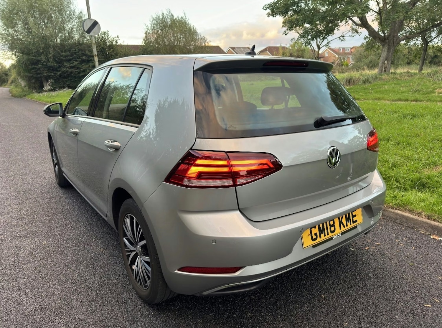 Used Volkswagen Golf 2018 for sale - 77996552: Photo 2